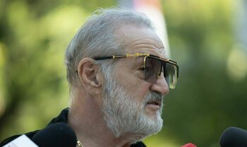 Un puști i-a cerut lui Gigi Becali un sfat și l-a filmat. Ce răspuns i-a dat miliardarul