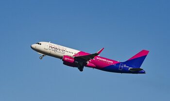 Zborul Wizz Air Cluj-Catania, redirecționat spre Palermo din cauza vremii. Pasagerii acuză lipsa sprijinului după (…)
