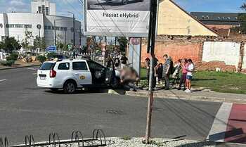 Accident pe Bulevardul Decebal, lângă Livella. O persoană a ajuns la spital iar traficul este paralizat