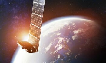 Energia solară din oglinzi orbitale revoluționează sectorul energetic și îi îngrijorează pe astronomi