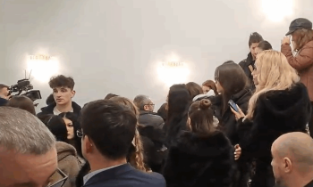 Aglomerație mare la sediul PNL, înaintea rezultatelor la alegeri. Liberalii s-au reunit la vila din Aleea Modrogan