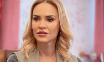 Toată lumea o știe pe ea, dar cum arată Tudor, fiul cel mare al Gabrielei Firea: „Eram o mamă tânără!” – GALERIE FOTO