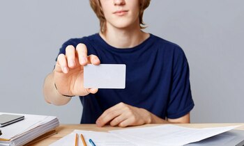 Ce nu trebuie să uiți când primești noua carte electronică de identitate. Rolul codurilor PIN și ce faci dacă le pierzi