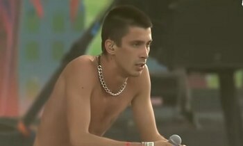 Cojo, mesaje dure despre droguri și violență, pe scena „Beach, Please!”. „Băieți, ceea ce urmează nu e un atac la (…)