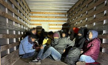 Camion frigorific cu 16 imigranţi ilegali la bord, interceptat la Ruse