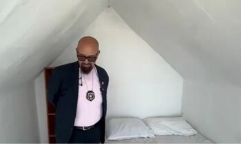 Piedone, în control la cea mai ieftină cazare de pe Litoral. Șeful ANPC a înlemnit când a intrat în cameră
