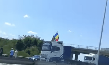 Protestatarul care a blocat autostrada A1 cu TIR-ul său a primit ”control judiciar”. Şoferul Alin Rebeca: „Sunt un (…)