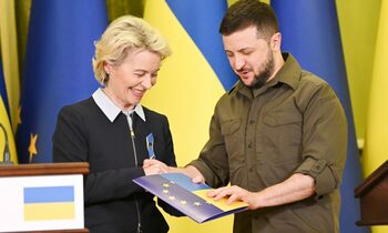 Uniunea Europeană oferă Ucrainei 4 miliarde de euro de Ziua Independenței