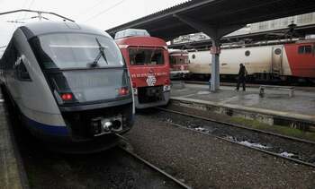 CFR anunţă întârzieri în circulaţia trenurilor din cauza lipsei de tensiune înregistrată pe distanţa Floreşti (…)