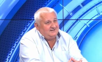 Jurnalistul Liviu Man: „Felicitări AUR-ului și lui Simion pentru că au reușit să-i ridice în poziția bipedă pe (…)