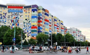 Criză a apei calde în București: Peste 1.500 de blocuri afectate de reparațiile rețelei termice