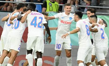 FCSB a stabilit lotul pentru acest sezon: 4 jucători au fost scoși de pe listă