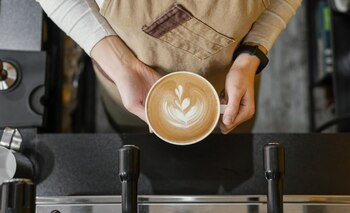 Secretul unei inimi mai sănătoase se află chiar în ceașca ta de cafea: condimente care protejează vasele de sânge
