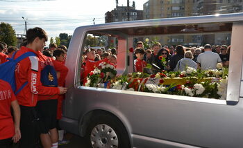 Aradul și-a luat rămas bun de la legenda sa! Mircea Lucescu, gest de prețuire în ziua meciului cu Austria. VIDEO