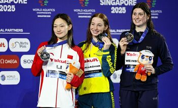 Există o femeie care e un fenomen ca David Popovici! Mollie O’Callaghan a doborât recordul mondial la 200 m liber a (…)