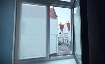 Obiceiul nemțesc de a deschide larg ferestrele inclusiv iarna funcționează, spun cercetătorii, și are un nume: „lüften”