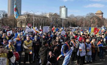 Ce averi au sindicaliștii care au ieșit în stradă? Se dau de ceasul morții, dar conturile sunt pline!