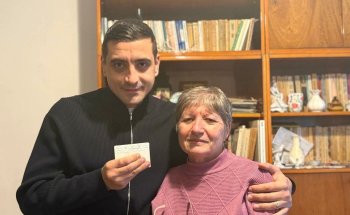 George Simion, alături de mama sa, mesaj de unitate pentru București: Dacă nu ieșim azi la vot, nu avem de ce să (…)
