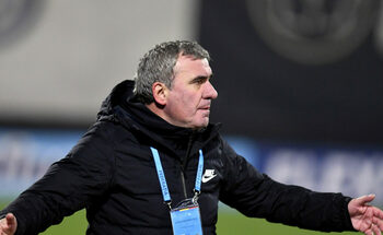 „Ce mă întrebați pe mine?”. Gică Hagi, deranjat de o întrebare despre transferul lui Ianis Hagi: „Decizia e a lui”