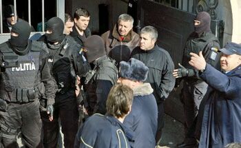 Şpagă în vămi: poliţişti de frontieră şi vameşi inculpaţi.