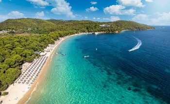 „S-a spălat pe mâini”. Români rămași fără cazare în Grecia: „A zis că nu ne mai poate primi, că are probleme la boilere”