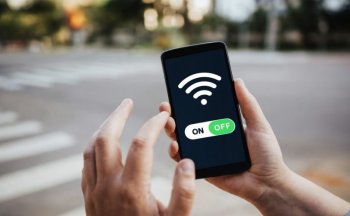 De ce ar trebui să oprești Wi-Fi-ul de pe telefon când pleci de acasă. Pericolul invizibil al rețelelor publice