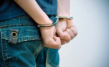 Bărbat arestat pentru 30 de zile după ce și-a incendiat fosta concubină, în Găești