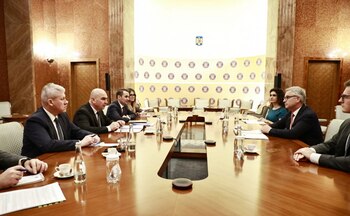 Premierul Bolojan, discuții la Palatul Victoria cu comisarul european pentru afaceri interne și migrație, Magnus Brunner