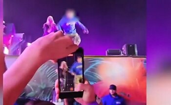 Adolescent rănit la „Beach, Please!”, după ce a fost pus de un rapper să sară de pe scenă. Reacția lui Selly: (…)