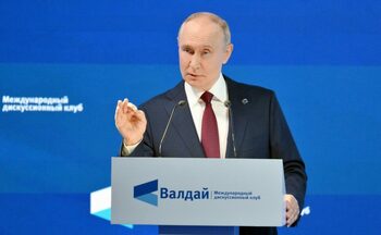 Vladimir Putin spune că relațiile Rusiei cu SUA ar fi DISTRUSE dacă Washingtonul va trimite rachete Tomahawk Ucrainei
