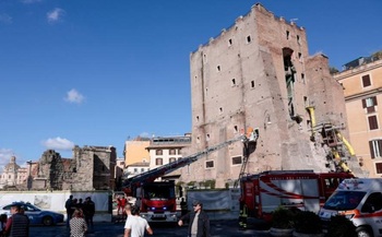 Politico: Moartea muncitorului român la Roma reaprinde dezbaterea despre siguranța pe șantierele din Italia