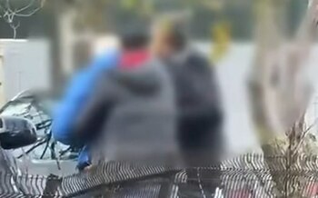 Tânăr arestat după ce a agresat un livrator căruia a încercat să-i fure scuterul, pe o stradă în București