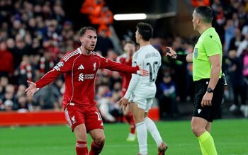 Kovacs nu i-a scos din minți pe fotbaliștii lui Liverpool doar la faza penalty-ului anulat. Colegul lui Messi din (…)