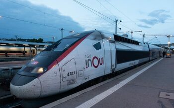 Un tren de mare viteză a ajuns într-o altă gară, la 300 km distanță de destinație