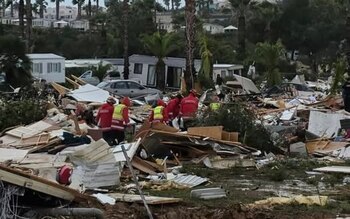 Momentul în care o tornadă devastează sudul Portugaliei: o femeie a murit, zeci de răniți și pagube uriașe în urma (…)
