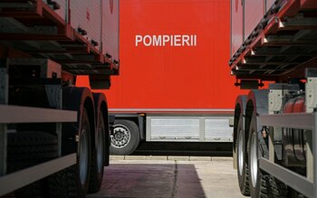 Alertă într-un bloc din Zalău: 27 de persoane, evacuate din cauza unui miros puternic de gaz dintr-un apartament