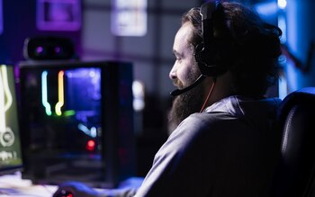 „IT-ul a scos țara din noroaie. Dacă nu era, și acum se circula prin Cluj cu trăsura”. Mesajul satiric al unui (…)