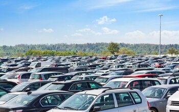 Propunerea de a impune controale tehnice anuale pentru maşinile mai vechi de 10 ani, respinsă