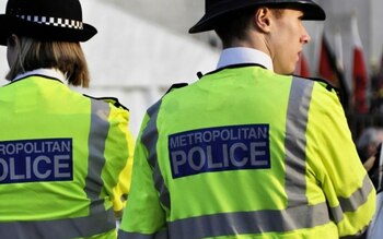 Acuzații grave în Marea Britanie. Momentul în care poliția îi cere unei pensionare să-și ceară scuze pentru o (…)