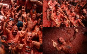 20.000 de oameni au participat la festivalul Tomatina 2025. Oraşul s-a transformat în ring de luptă cu roşii
