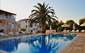 Patru familii din România au închiriat o vilă în Grecia, însă vacanţa visată s-a transformat într-un coşmar. Au fost (…)