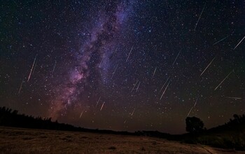 Leonidele, cea mai spectaculoasă ploaie de „stele căzătoare” va fi vizibilă în această seară și din Bihor