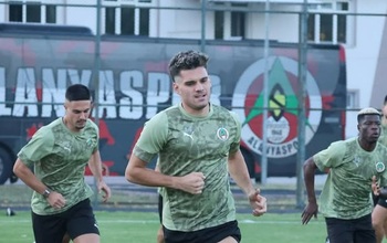 Ianis Hagi abia a semnat și deja a primit o lovitură neașteptată! Motivul ciudat pentru care nu poate juca împotriva (…)