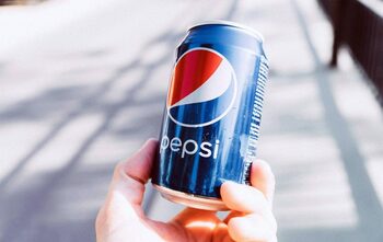Pepsi pierde lupta răcoritoarelor, dar o nouă bătălie ar putea zgudui compania, după ce a ajuns pe locul 3 în industrie