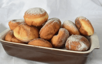 Secretele din bucătăria bunicii: rețeta de gogoși cu drojdie de bere. Se preparau încă din Ajunul Crăciunului!