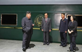 Viteză de CFR, dar în lux și opulență: Kim Jong Un a ajuns la Beijing cu trenul său verde blindat