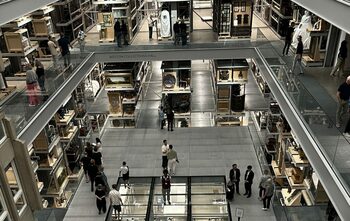 Muzeul V&A East Storehouse, acolo unde istoria poate fi atinsă