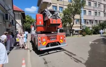 Incendiu la Maternitatea ”Cuza Vodă” din Iași. Mamele au fost scoase afară cu tot cu paturi, iar bebelușii cu (…)