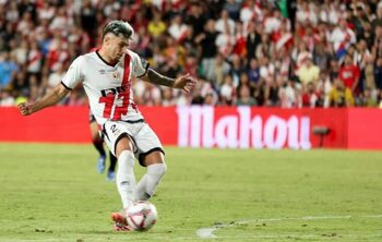 Andrei Raţiu, titular la Rayo Vallecano în meciul de pregătire cu Atletico Madrid (1-1)