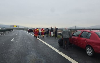 Carambol grav pe A10: Cinci autoturisme implicate într-un accident, o femeie este încarcerată